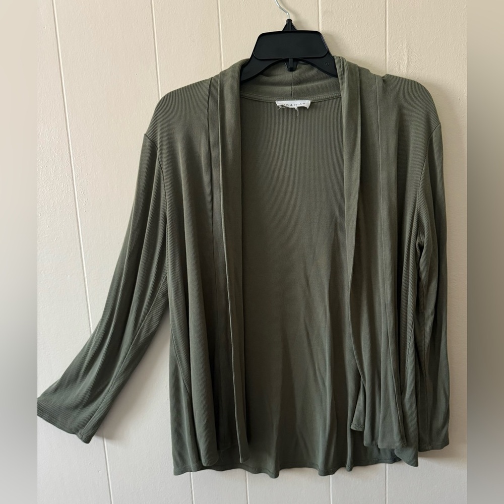 😍 3 for $20 Rio & Rian green long sleeve open cardigan